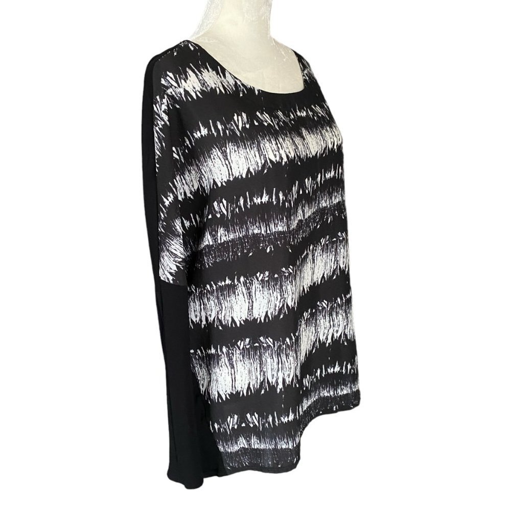 Zara Basic T-Shirt Special Edition medium long sleeve zip back black and white